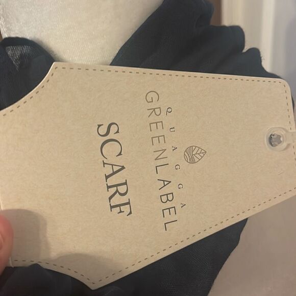 Big life foundation Scarf New Never used - Picture 5 of 6